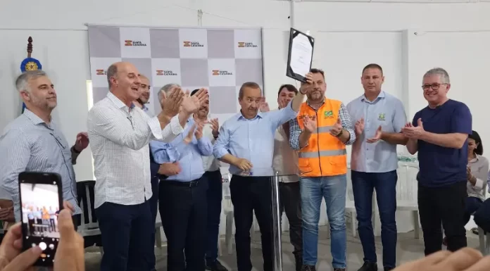 Assinada ordem de serviço para a retomada das Obras na SC-108 que liga Jacinto Machado e Praia Grande