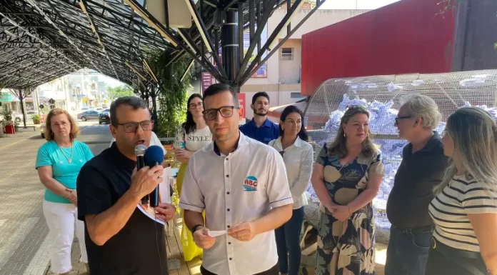 Sucesso e emoção no Sorteio Natal Show de Prêmios Encantado na Rua Coberta de Sombrio