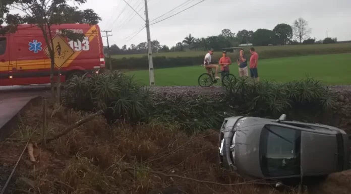 Criança de 3 anos fica ferida em acidente na rodovia SC-285 em Turvo