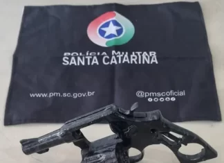 PM apreende arma de fogo no Lagoão em Araranguá durante abordagem de rotina
