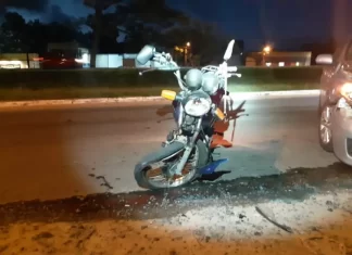 Motociclista fica ferido em colisão frontal na marginal da BR 101