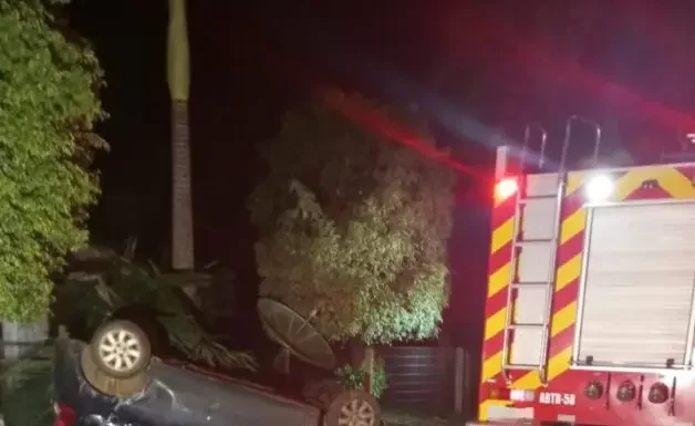 Capotamento é registrado em Turvo