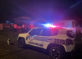 Mulher é encontrada morta no chão da cozinha da própria casa