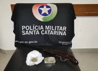 Espingarda artesanal é apreendida pela PM em Passo de Torres