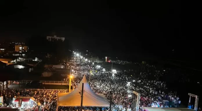 Réveillon de Balneário Gaivota Entra para a História como o Maior de Todos os Tempos”.