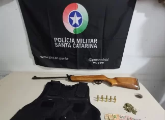 PM apreende arma de fogo durante averiguação em Balneário Gaivota