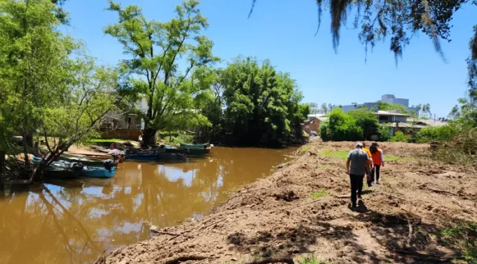 Sombrio: Ação de desassoreamento do Rio da Laje é concluída