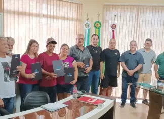 Ermo: Moradores do bairro Garapuvu recebem suas Escrituras e agora são proprietários dos imóveis