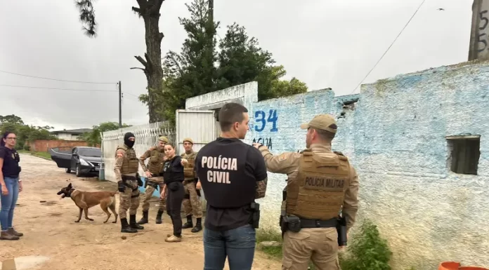 DIC de Araranguá deflagra operação em investigação de homicídio que vitimou adolescente na Favela do UCCA