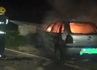 Incêndio em veículo gera prejuízo no Morro dos Conventos