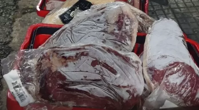 Homem é capturado após furtar carne em mercado de Passo de Torres
