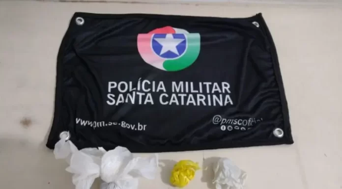 Drogas são apreendidas e um adolescente e uma jovem foram conduzidos à delegacia em Praia Grande