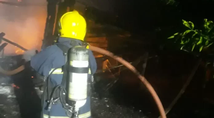 Casa é destruída pelas chamas em Turvo