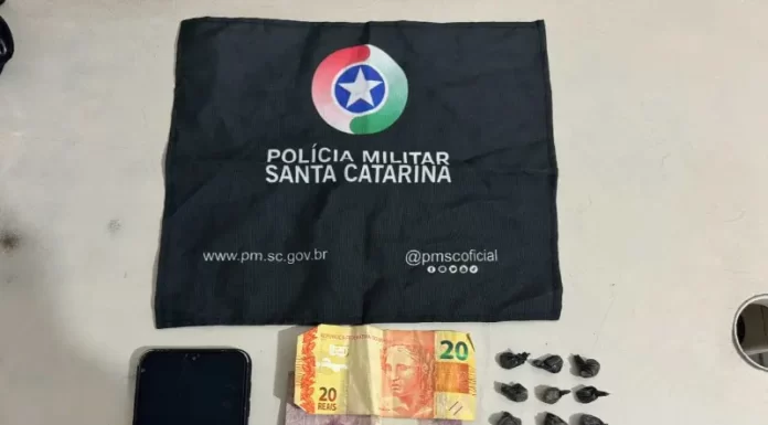 PM apreende drogas em Passo de Torres