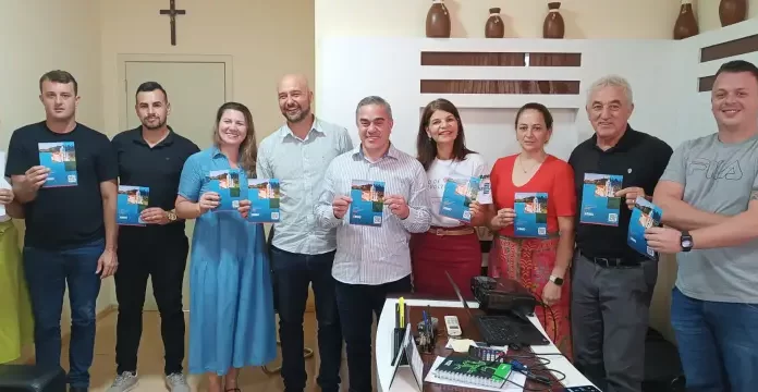 Município de Ermo recebe o Plano de Desenvolvimento Socioeconômico