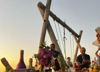 Café ao nascer do sol em Balneário Gaivota: Uma Experiência Mágica