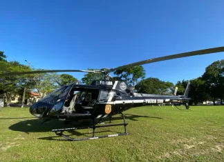Helicóptero da Polícia Civil chama atenção em Sombrio ao realizar transporte de um paciente