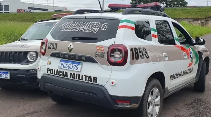 PM prende homem após roubo em supermercado em Sombrio
