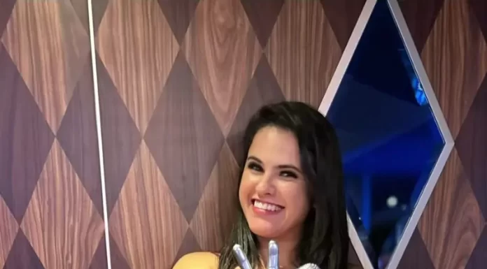 Cantora gaivotense vence concurso em navio famoso