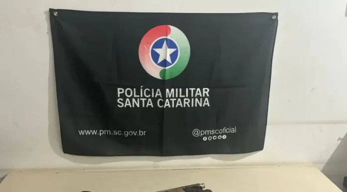 PM apreende jovem e arma de fogo em Araranguá