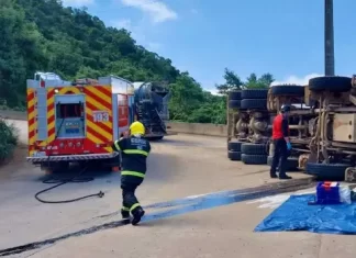 Homem fica preso às ferragens após acidente na Serra da Rocinha