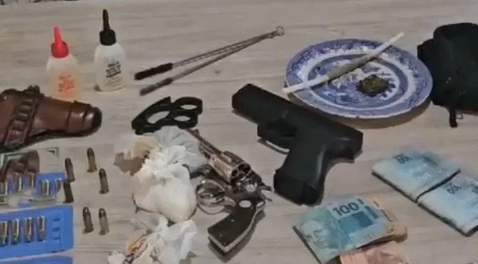 Polícia Civil apreende arma, munições, dinheiro e drogas em Jacinto Machado