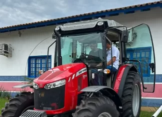 Balneário Gaivota conquista trator