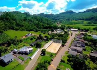 Santa Rosa do Sul inaugura quadra de areia e nova estrutura esportiva