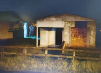 Morador de rua é encontrado morto em casa abandonada no Centro de Sombrio