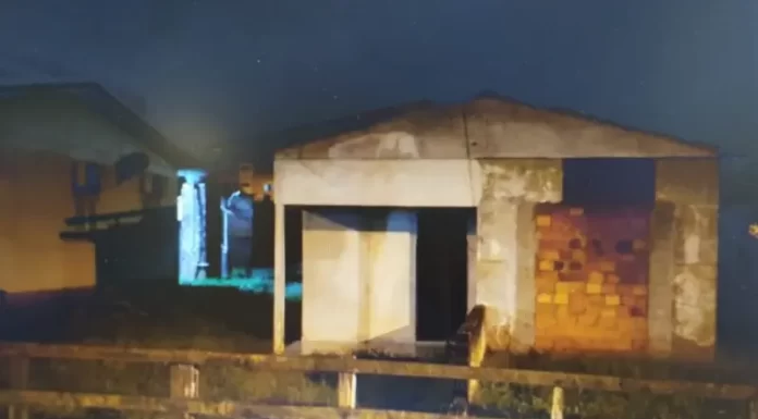 Morador de rua é encontrado morto em casa abandonada no Centro de Sombrio