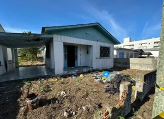 Identificado morador de rua encontrado morto em casa abandonada em bairro de Araranguá