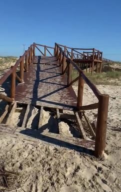 Passarela do Paiquerê é alvo de vandalismo e furto