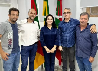 Prefeita Gislaine dá posse a novos secretários de Sombrio