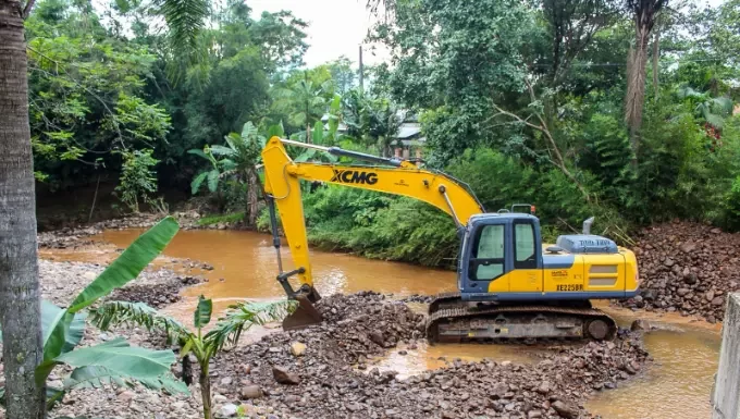 Trabalho preventivo da prefeitura impede enchentes em Praia Grande