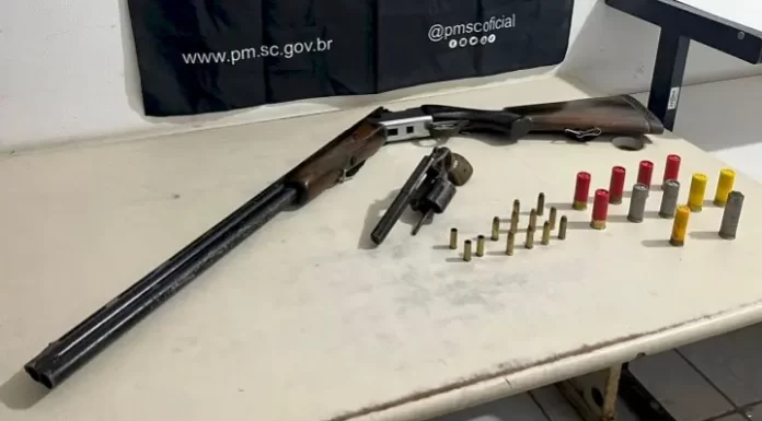 Homem é detido por posse ilegal de armas de fogo e munições em Meleiro