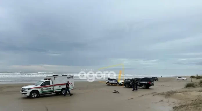Balneário Arroio do Silva: homem é executado com tiros na cabeça; corpo foi encontrado na beira da praia