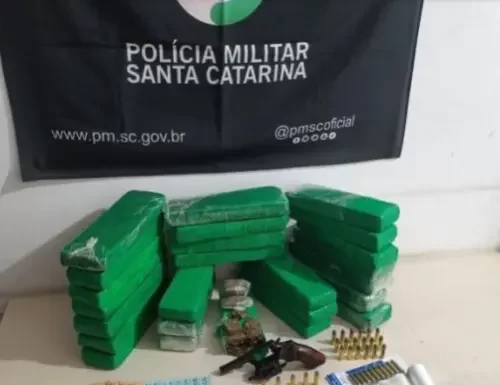 PM apreende mais de 16kg maconha, revólver, munições e dinheiro em Araranguá