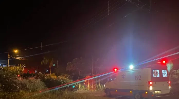 Jovem morre e mãe fica ferida após ataque a tiros em Jacinto Machado