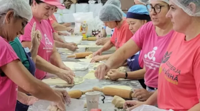 Cooperja entrega biscoitos artesanais em suas filiais em homenagem ao dia das mães