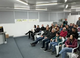 Prefeita Gislaine assina ordens de serviço para pavimentações de ruas em Sombrio