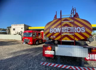 Incêndio em Depósito Chama Atenção em Sombrio