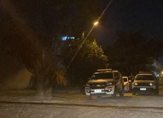 Suspeita de tráfico de drogas é detida pela polícia militar em Sombrio