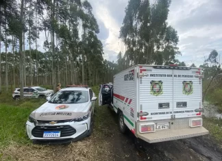 Mais três corpos em decomposição são encontrados enterrados em Balneário Arroio do Silva