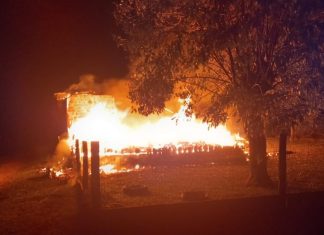 Incêndio destrói residência em Balneário Gaivota