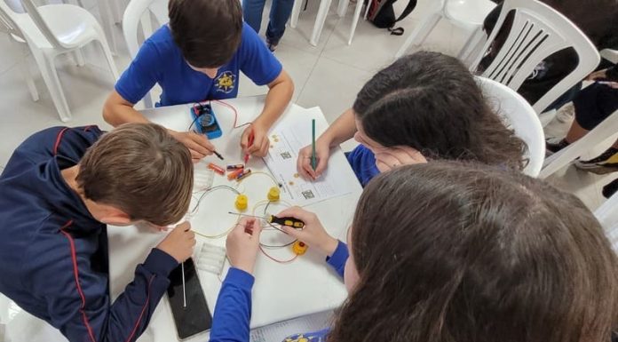 Cooperja do Amanhã Escolas oferece curso de robótica aos alunos de escolas parceiras do programa