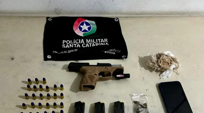 Arma, munições e drogas são apreendidas pela Polícia Militar em Balneário Arroio do Silva