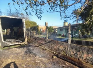 Fogo em contêiner chama atenção em Balneário Gaivota