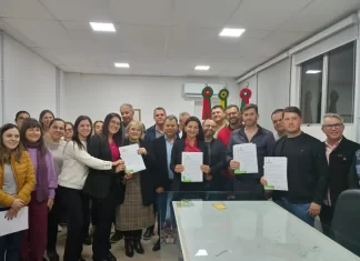 Prefeita Gislaine assina ordens de serviço para infraestrutura, assistência social e educação