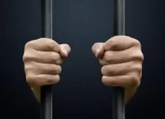 Homem descumpre medida protetiva, se recusa a sair da casa da ex e acaba preso em Sombrio