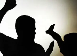 Mulher diz ter sido arrastada até a rua por marido em Santa Rosa do Sul